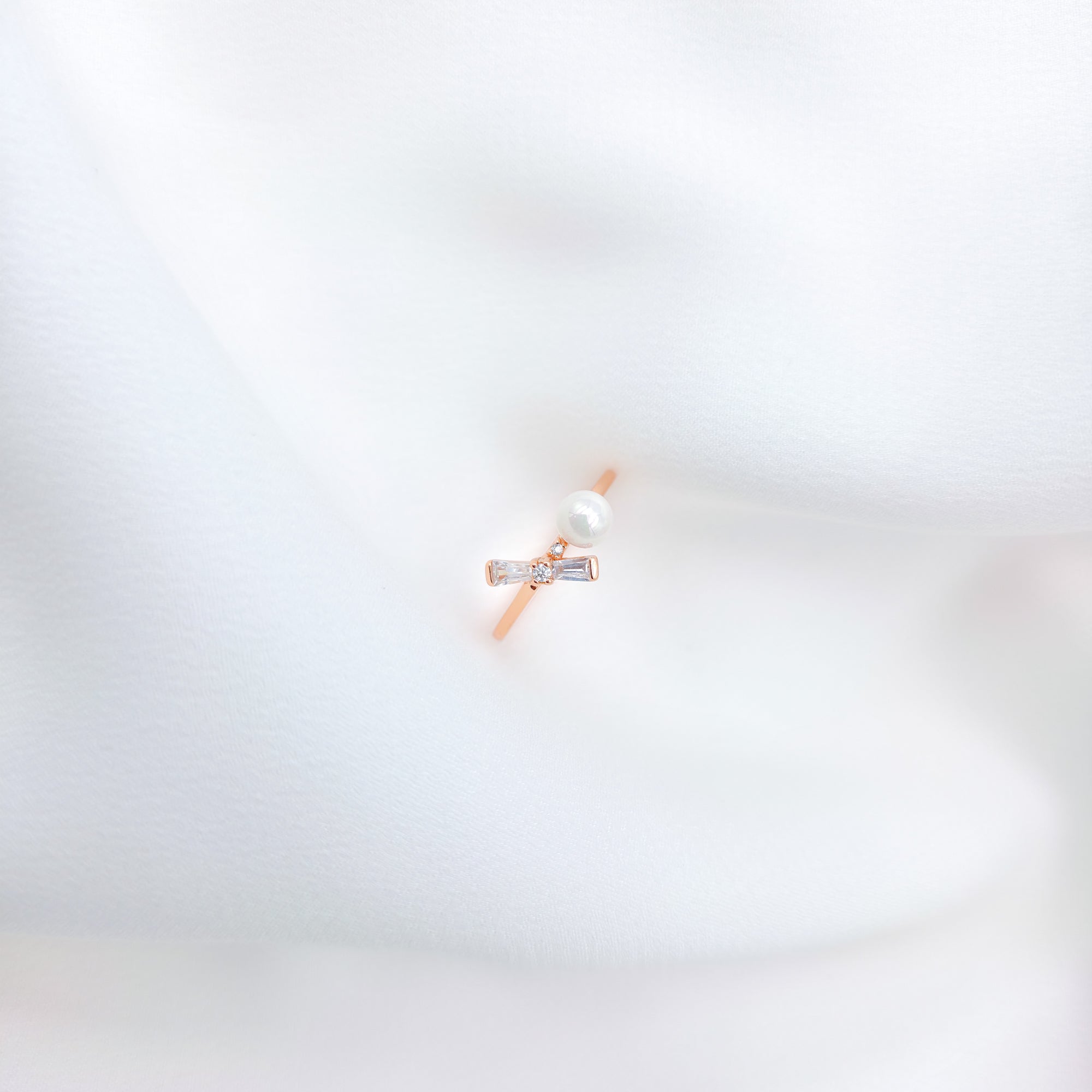 Pearl & Baguette Zircon Ring – 925 Sterling Silver