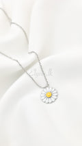 Daisy Flower Pendant Necklace – 925 Sterling Silver