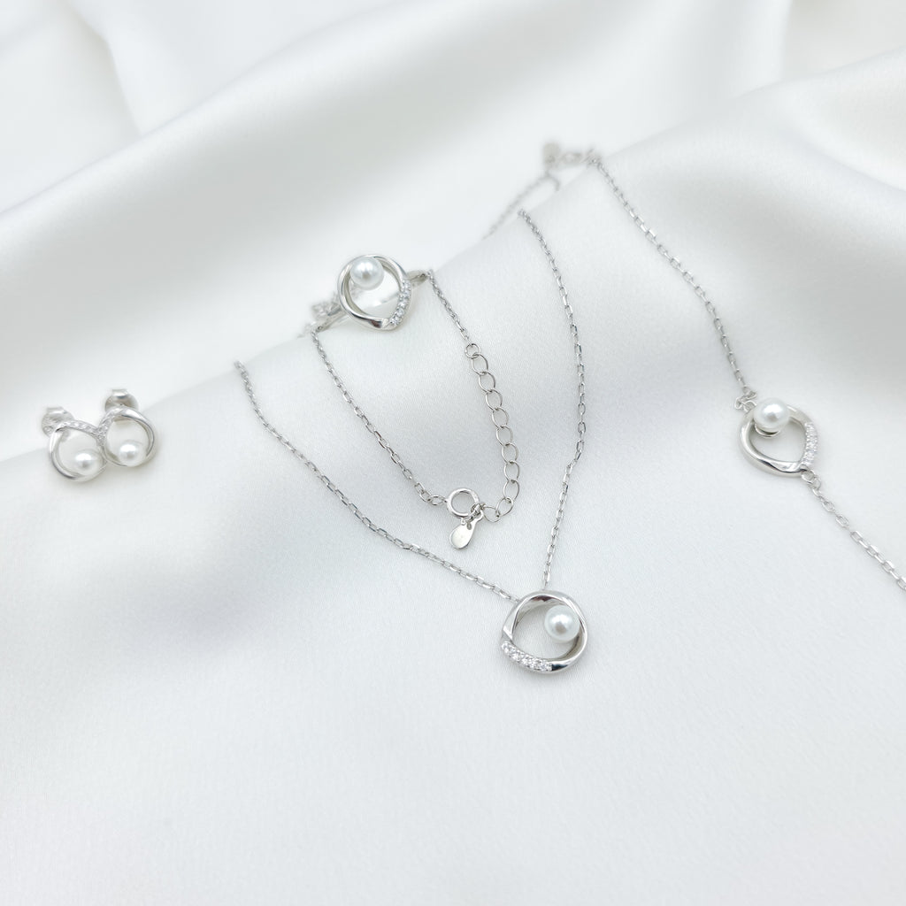 Elegant Pearl Halo Jewelry Set